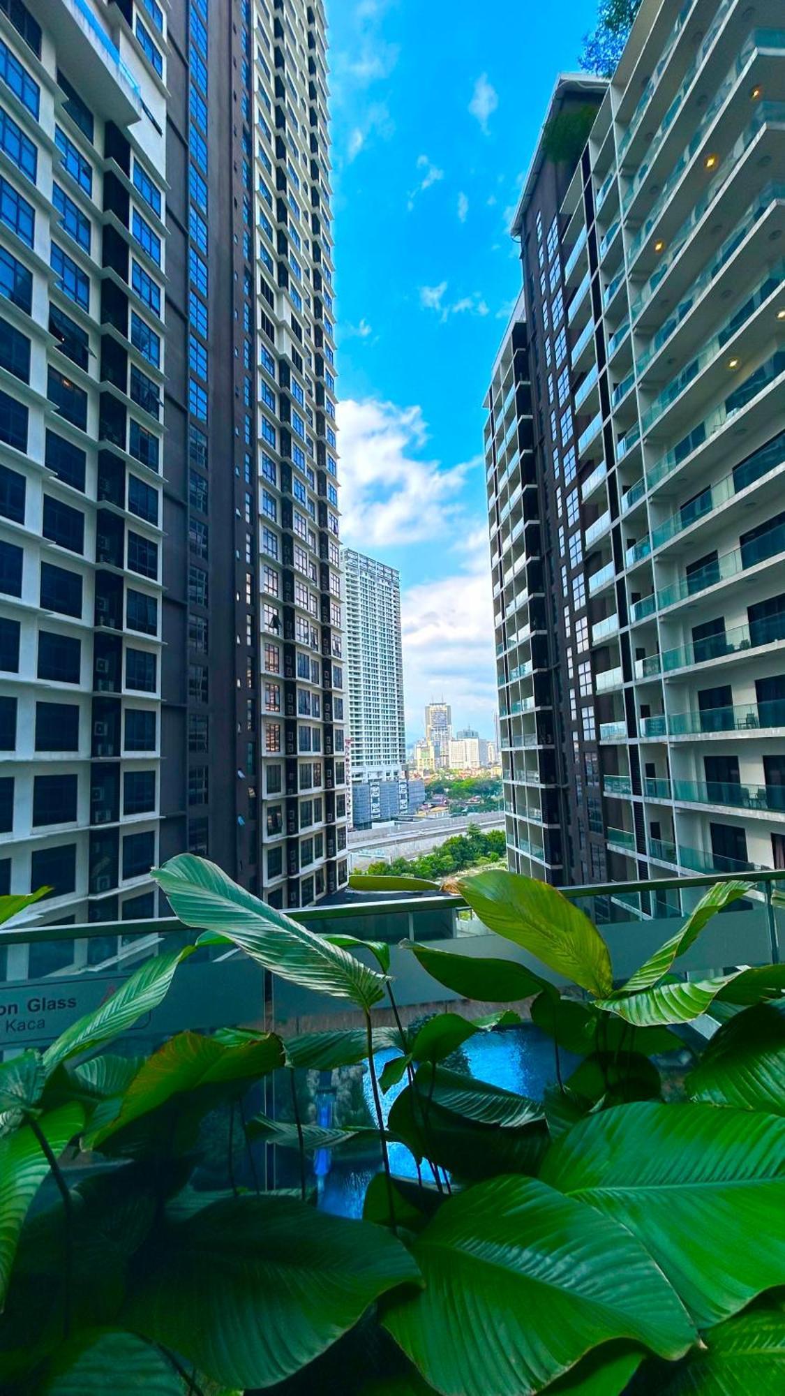 Summer Suites Klcc By Impexia Kuala Lumpur Exterior foto