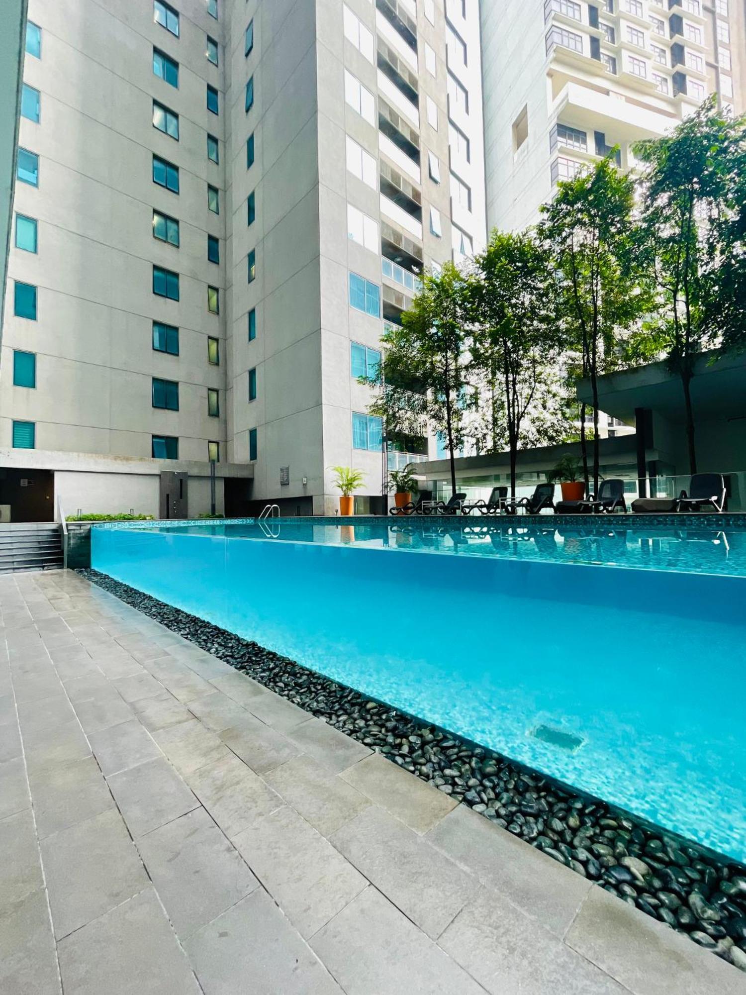 Summer Suites Klcc By Impexia Kuala Lumpur Exterior foto