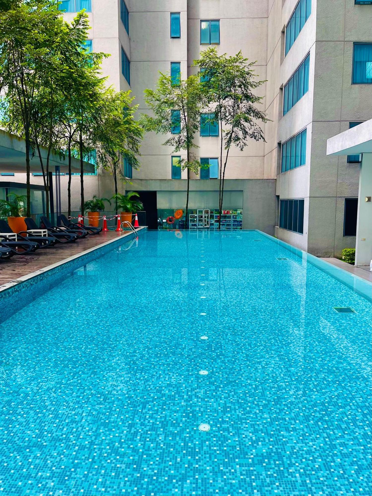 Summer Suites Klcc By Impexia Kuala Lumpur Exterior foto